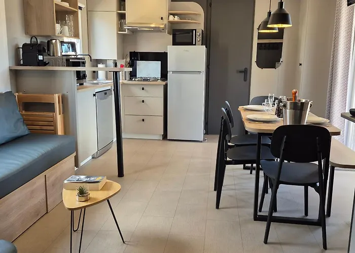 La Dolce Vita Mediterraneenne Mobil Home A 200M De La Plage Parc Aquatique Camping 5 Etoiles Les Dunes Kamp alanı *